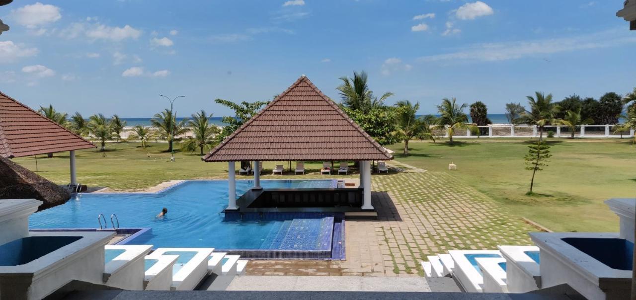 Hotel Le Pondy Puducherry Exterior foto