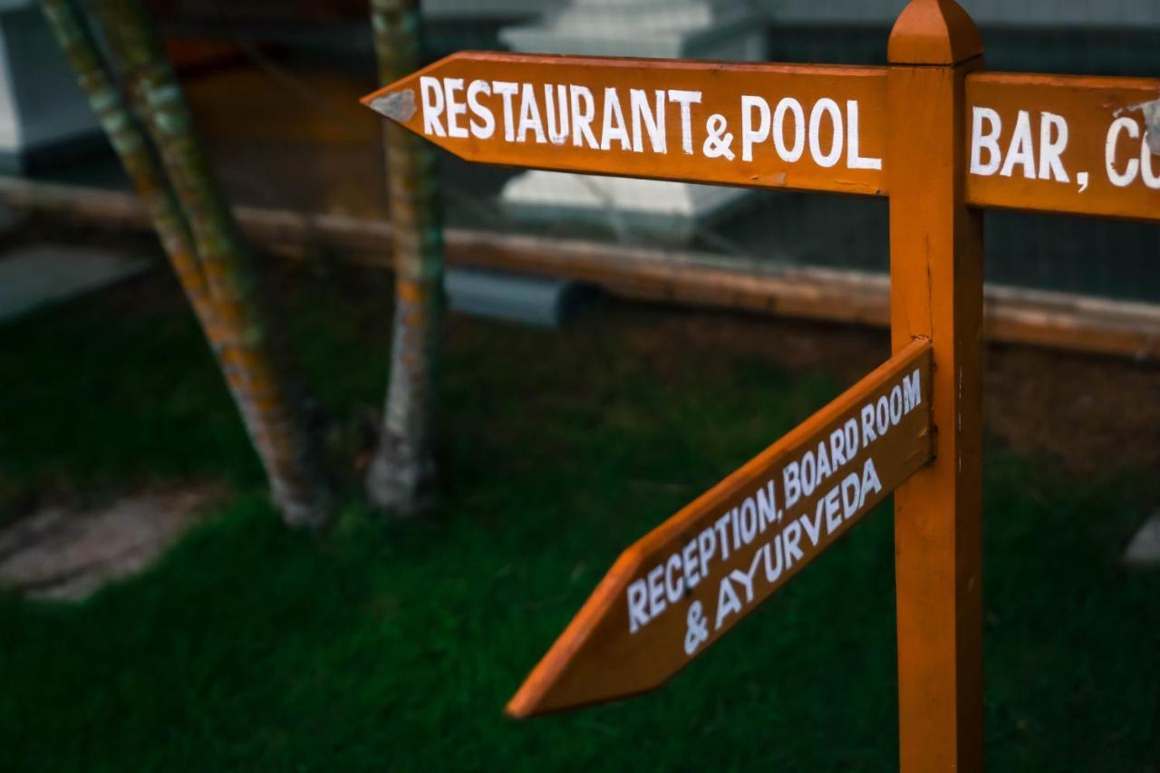 Hotel Le Pondy Puducherry Exterior foto