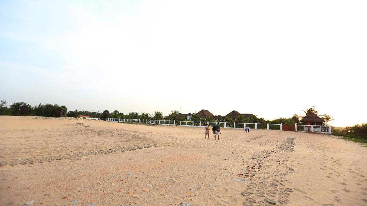 Hotel Le Pondy Puducherry Exterior foto