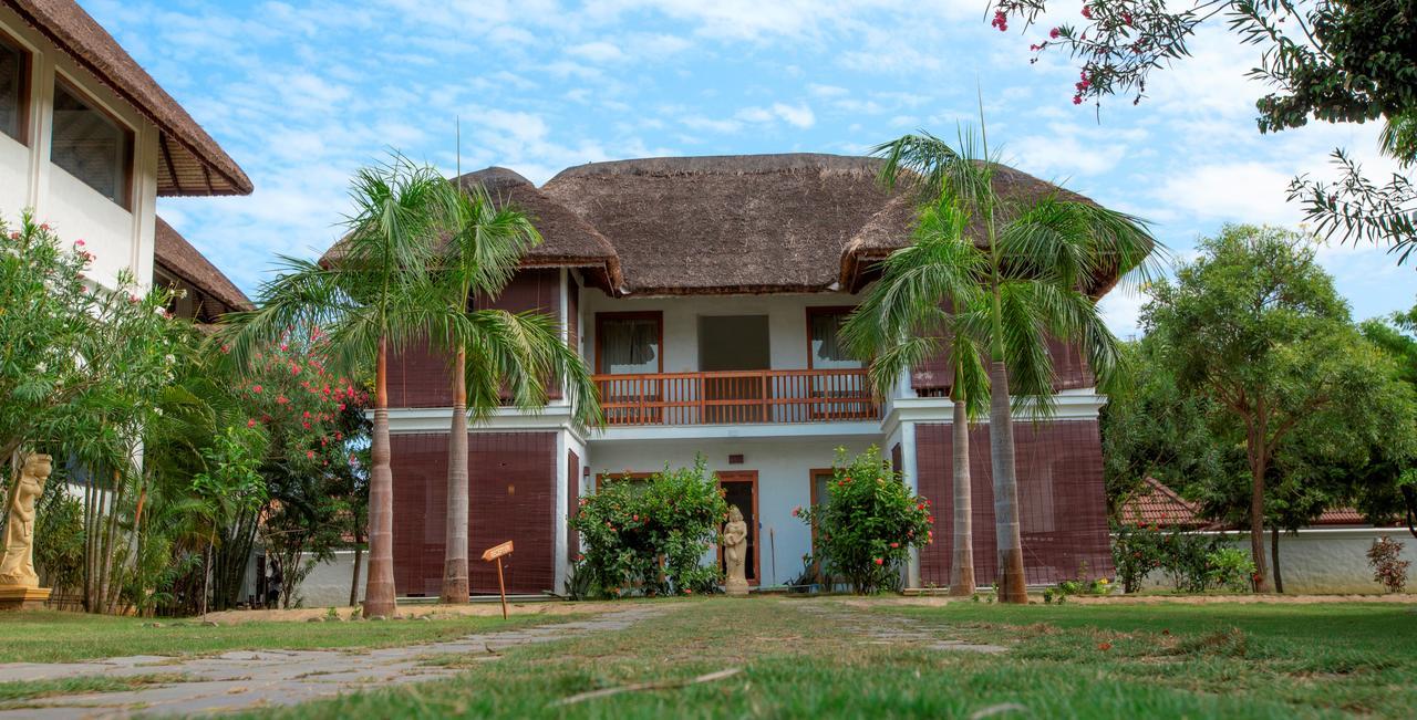 Hotel Le Pondy Puducherry Exterior foto