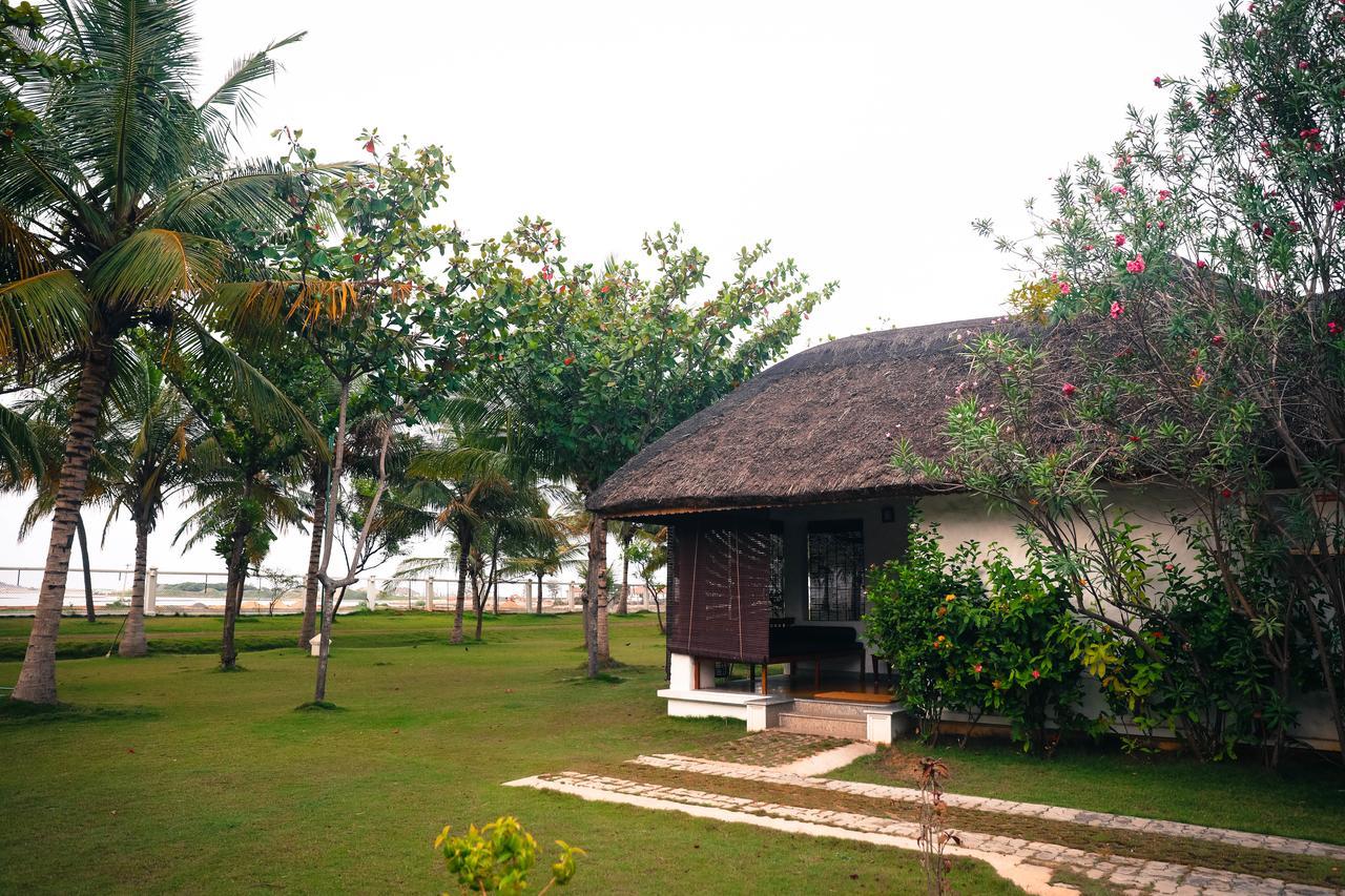 Hotel Le Pondy Puducherry Exterior foto