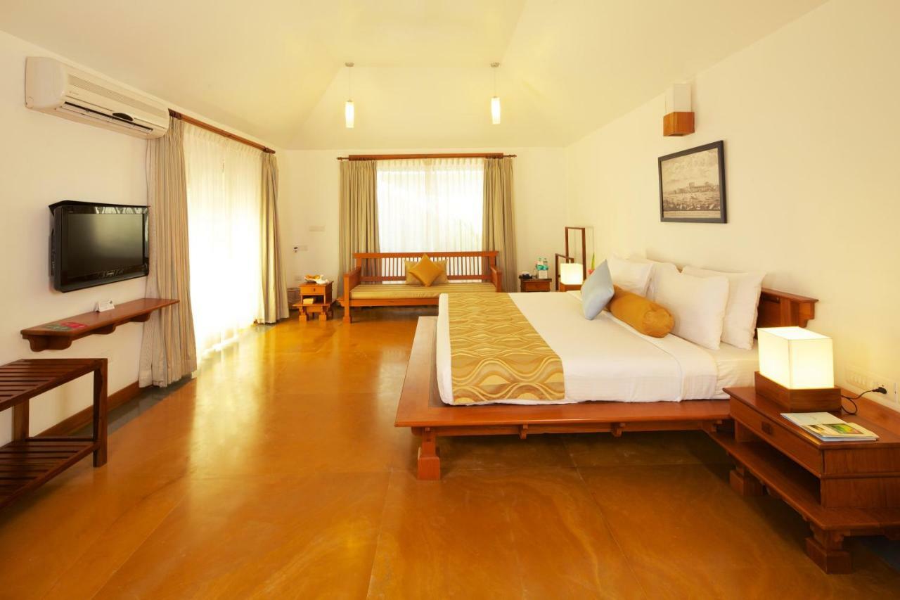 Hotel Le Pondy Puducherry Exterior foto